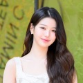 ここまで大胆に…IVE・ウォニョン、美背中に華奢な肩まで思い切って公開！成熟した姿に注目【PHOTO】 画像