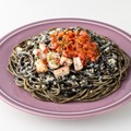 真っ黒グルメが大集合！セブンイレブン、「イカ墨パスタ」や「プリンケーキパフェ」などハロウィン限定商品を発売 画像