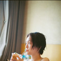 女優・尾碕真花、6年ぶりの写真集が発売決定！韓国で“2人旅”テーマに撮影 画像