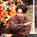 屋敷裕政（ニューヨーク）『酒のツマミになる話』（C）フジテレビ