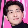 BTS・RM、“生みの親”とともにスーツ姿でファンライト鑑賞！「APEC CEOサミット」に参加 画像