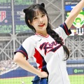 東京ドームで美太もも全開！韓国チアの純白ショーパン衣装に日韓野球ファンもメロメロ「あなたが一番美しい」【PHOTO】