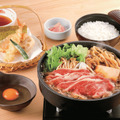 黒毛和牛の牛すきうどん鍋定食 ~海老天ぷら盛り合わせ付~ 特別価格(税込2,748円)
