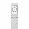 　NTTドコモは9日、コンパクトでシンプルなスリムボディの「docomo STYLE series L-03B」を12日より発売すると発表した。