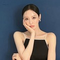 ありえない頭身…身長176cmの韓国女優イ・ダヒ、直角肩の“極限スレンダー”肉体 画像