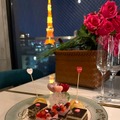 デザートプレートと東京タワーの夜景