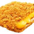 ファミマ、“史上最も売れたファミチキフレーバー”がリニューアル！「濃厚チーズinファミチキ」10日より発売 画像