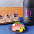 「鹿児島焼酎3種飲み比べ」(焼酎30ml×3杯)イートイン　1,100円（税込）、茶ぶりお刺身　イートイン660円(3切)（税込）
