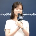 山下美月、白のドレス姿で本田響矢らと登壇！ダイヤ入りの時計を身に着け「大人の女性になった気持ち」 画像