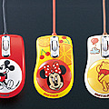 バッファロー、ディズニーキャラクターをデザインした光学式USBマウスとマウスパッド 画像