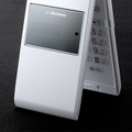 　NTTドコモは29日、スリムケータイ「docomo STYLE series SH-06B」を4月以降に発売すると発表した。