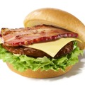 「チーズベーコン テリヤキバーガー」590円（税込）