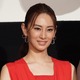 北川景子、胸元につけた意外なブローチに反響！真夏のオフショ公開！ 画像