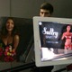 【MWC 2012 Vol.47（動画）】HPブース、ポスターから美女が飛び出しダンスを披露！ 画像