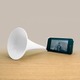電源不要で再生音を増幅！　iPhone 4S/4用スピーカーアタッチメント 画像