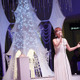 華原朋美、表参道ヒルズのクリスマスで熱唱 画像