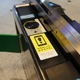 「やめましょう、歩きスマホ。」ステッカーを自動改札機に貼る理由 画像