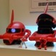 ソフトバンク、世界最大の充電器？—シャア専用ケータイ他、プレミアムな秋冬モデル11機種を発表 画像