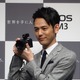 妻夫木聡、オペラ座屋上に登る！ キヤノンEOS M3のCMは日本初のロケ 画像