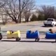 【動画】町を横切るワンコ列車 画像