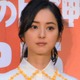 佐々木希、アルマーニのゲストでイタリアへ！かっこ良すぎる大人ドレスで登場 画像
