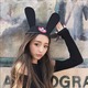 加治ひとみ、裸ジーンズ姿がクールすぎる！ジャケ写オフショット公開 画像