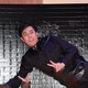 袴田吉彦、YouTuberに挑戦するも悶絶！壁に張り付いたままフォトセッション 画像