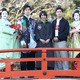 広瀬すず、野村周平、新田真剣佑の3人が仲良く