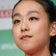 浅田真央、ゴミ箱からひょっこり！セサミストリート・オスカーとキュートすぎる2ショット 画像