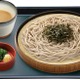 なか卯、胡麻の香りとさっぱりとした味わいが魅力の「金胡麻たれ ざるそば」発売 画像