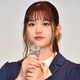 松村沙友理、MVの感動シーンにクレーム！高山一実のヘソが映る 画像