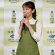 吉岡里帆がエプロン姿で“バリスタ見習い”! 苦手なお菓子作りも克服? 画像
