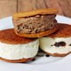 ファミマで注目の新作スイーツ！「バタービスケットサンド」3種類を食べてみた! 画像