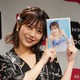 AKB48・篠崎彩奈、大胆ランジェリー姿を披露も柏木由紀の“色気”には「負けてしまうかも……」 画像