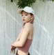 藤田ニコル、ミニのキャミソールでセクシーに肌露出 画像