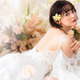 玉城ティナ、純白ウェディングドレス姿で美背中披露！理想の相手は「話を聞いてくれる人」 画像