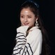 乃木坂46・金川紗耶、変装してライブグッズ売り場に潜入！販売をお手伝い 画像