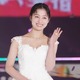 橋本環奈がウエディングドレス姿を披露、薬指のリングに会場から悲鳴！？ 画像