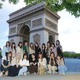 櫻坂46、フランス・パリを楽しむメンバーオフショット公開 画像