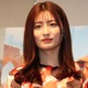 吉川愛、長ネギが好きすぎる！お腹が空いたら丸かじり 画像