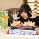 趣里の誕生日をジェシーらがサプライズで祝福 画像