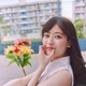 乃木坂46・岩本蓮加が白シャツ×花柄スカートでお茶目なポーズ！ 1st写真集より彼女感のあるカットが到着 画像