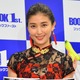 橋本マナミ、“美背中”あらわな大胆カット！「ものすごく綺麗」「旦那さんが羨ましい」 画像