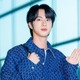 「兄妹みたい」の声も…BTS・JIN、Netflixバラエティ共演者と“仲良し3SHOT”【PHOTO】 画像