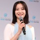 広瀬すず、新CM発表会でシソンヌじろう“義彦おじさん”に相談「今年27歳になるんですけど…」 画像
