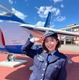 寺本莉緒、ブルーインパルスの前でとびきり笑顔！ 可愛すぎる“自衛官さん”に… 画像