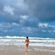 えなこ、ビーチでTバック！？「数日前から海外に来てます」 画像