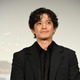 小栗旬「皆さんの勇気となって明日に繋がっていったら」…新型コロナに日本で初めて挑んだ者たちを描く『フロントライン』舞台挨拶 画像