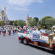 Mrs. GREEN APPLEが東京ディズニーランドにサプライズ登場！「幸せな気持ちでいっぱい」 画像
