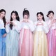 勢いに乗るILLIT、韓服姿で秋夕（チュソク）の挨拶「ゆっくり休んで体も心も充電される時間を」 画像